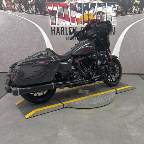 2026 FLHXSTSE CVO Street Glide ST thumb 3