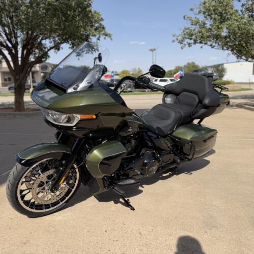 2026 Harley-Davidson® Road Glide Limited Olive Steel Metallic / Vivid Black Black Trim thumb 1