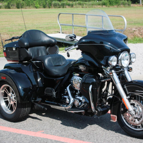 2013 Harley-Davidson® FLHTCUTG Tri Glide™ Ultra Classic® thumb 3