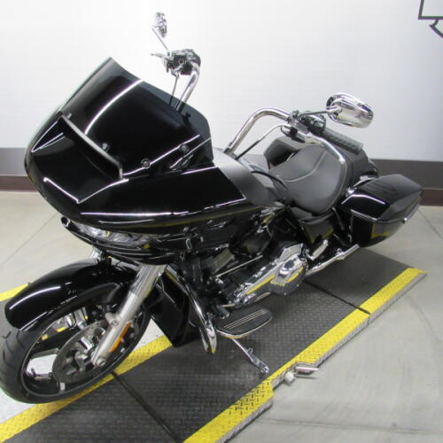 FLTRX 2026 Road Glide® thumb 1