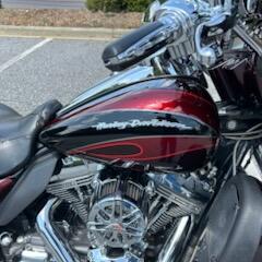 2013 Harley-Davidson® CVO™ Ultra Classic® Electra Glide® MAROON/B DIAMND W/ PINSTRIP thumb 0