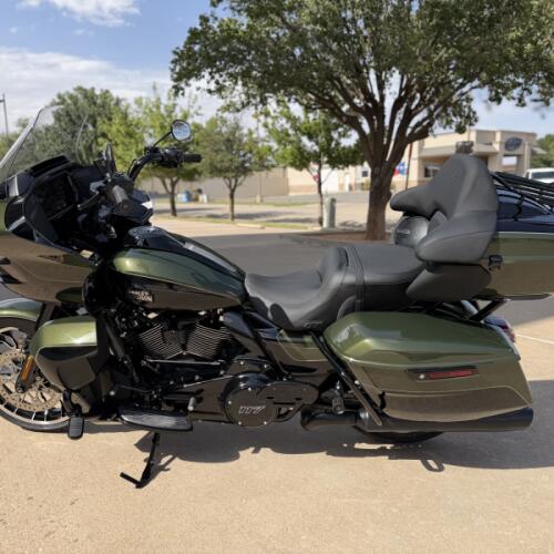 2026 Harley-Davidson® Road Glide Limited Olive Steel Metallic / Vivid Black Black Trim thumb 0