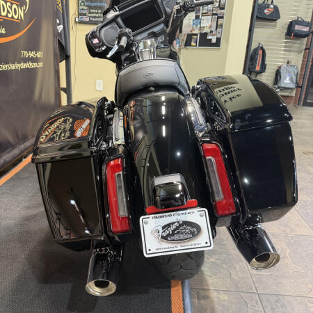 2026 Harley-Davidson® Street Glide® Vivid Black thumb 0