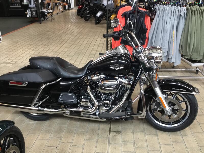2017 Harley-Davidson® Road King® Vivid Black