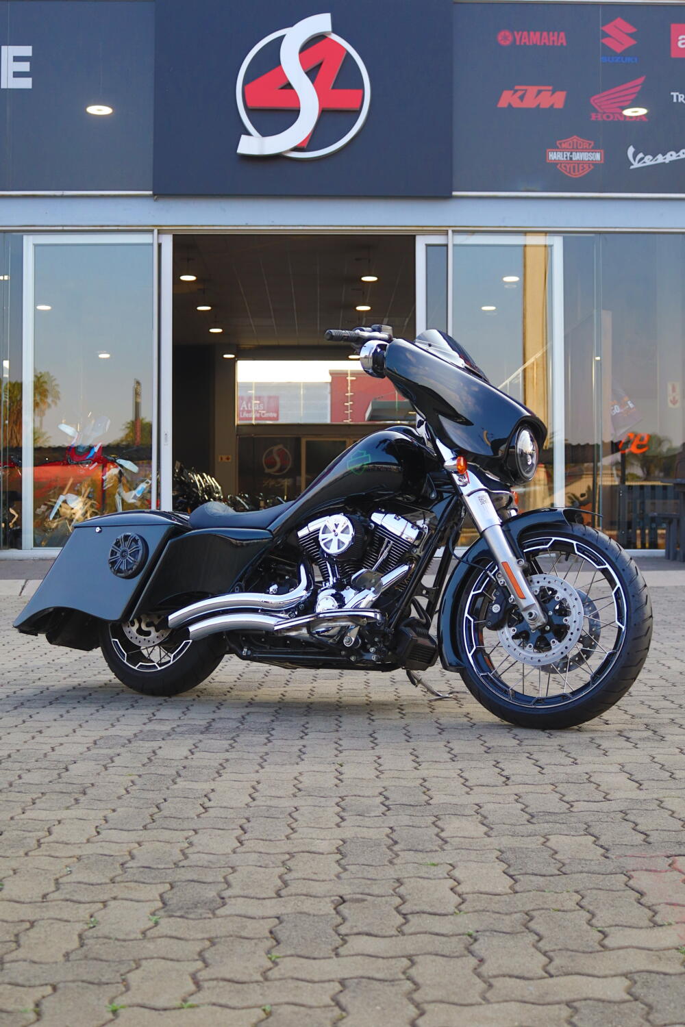 2016 Harley-Davidson<sup>®</sup> Street Glide<sup>®</sup> Special Black
