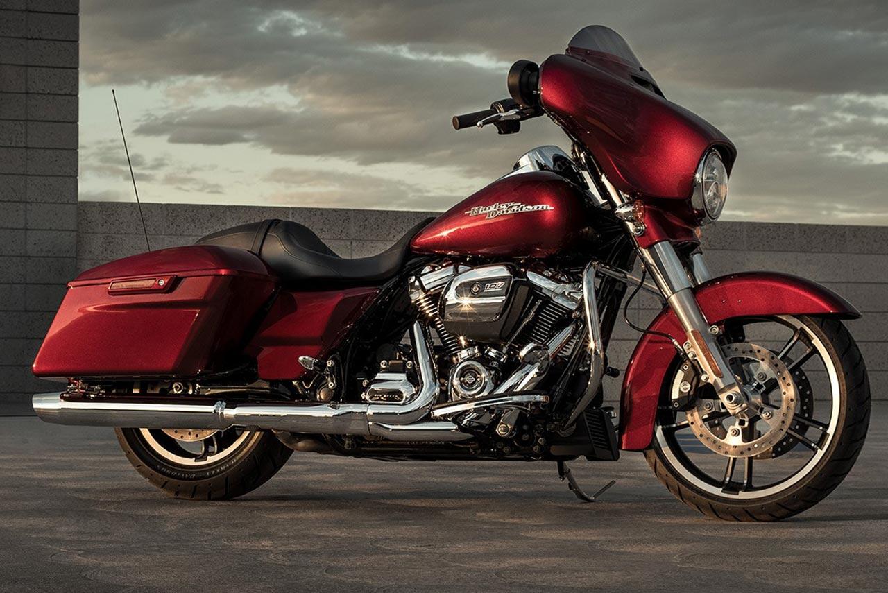 2013 FLHX Harley-Davidson® Street Glide® Ember Red Sunglo