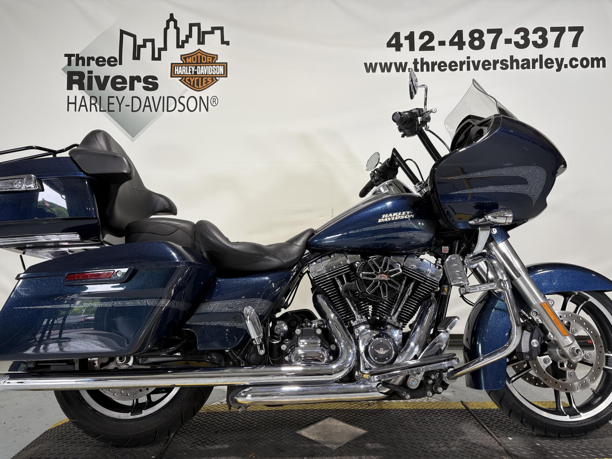 2016 Harley-Davidson® Road Glide® Special Custom Colour Cosmic Blue Pearl