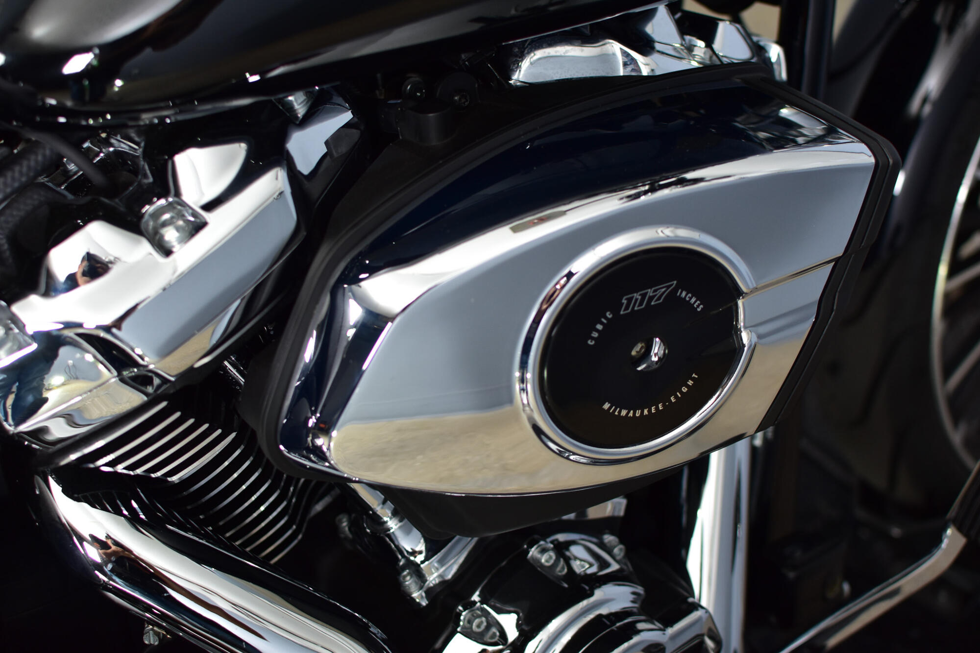 2025 Harley-Davidson® Breakout® Vivid Black, photo 14