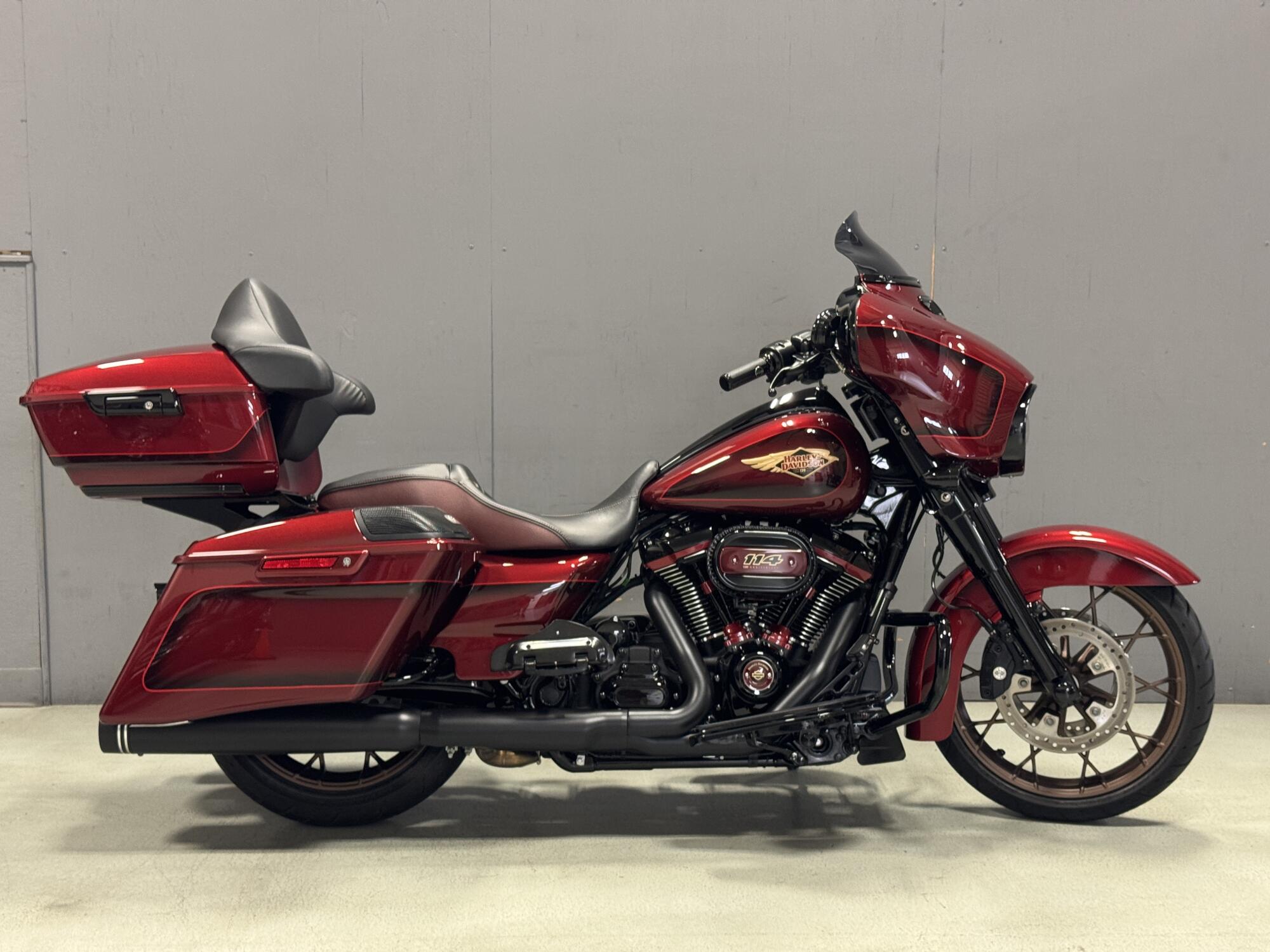 2023 Harley-Davidson® Street Glide® Special Heirloom Red Fade