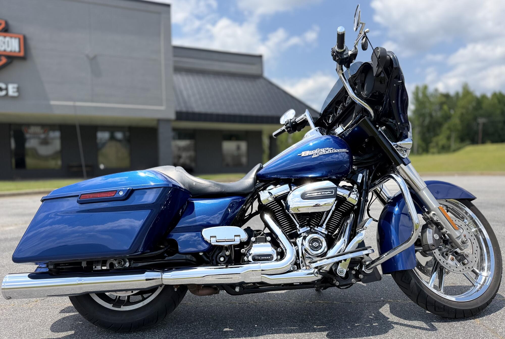 FLHXS 2017 Street Glide® Special