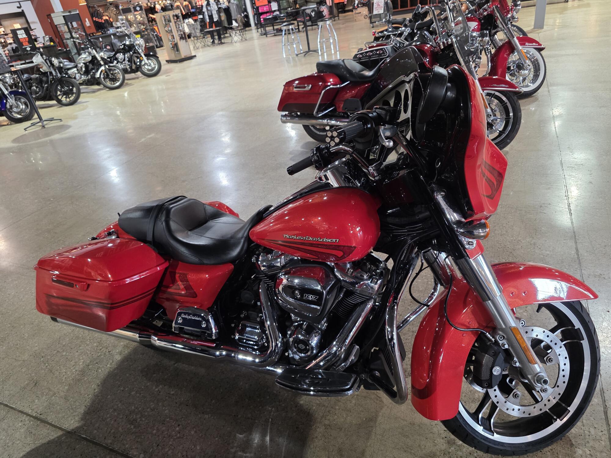 FLHXS 2017 Street Glide® Special