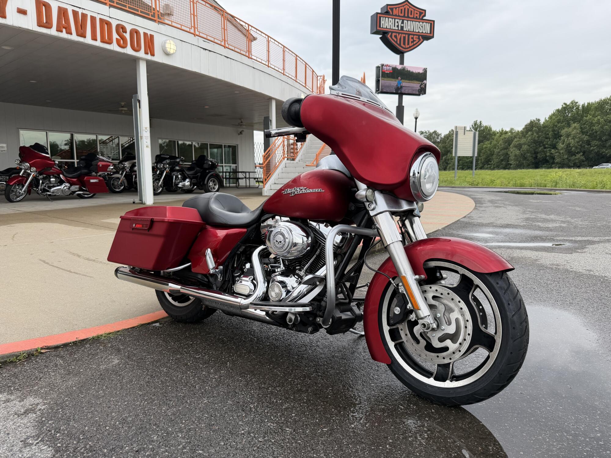 2012 Harley-Davidson® Street Glide® Ember Red Sunglo