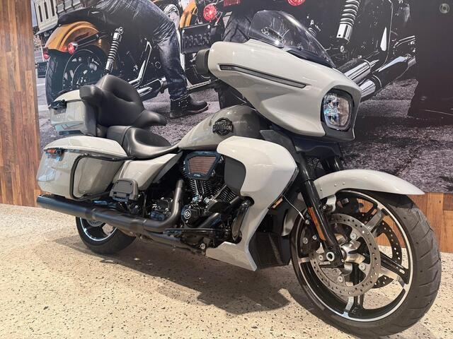 Harley-Davidson MY25 Harley-Davidson Street Glide Ultra 117 w/ABS Cr 2025 