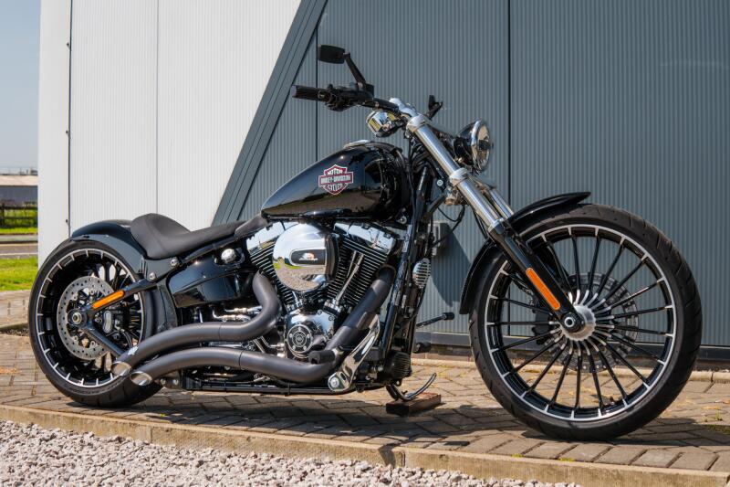 2017 (17) Harley-Davidson Breakout 