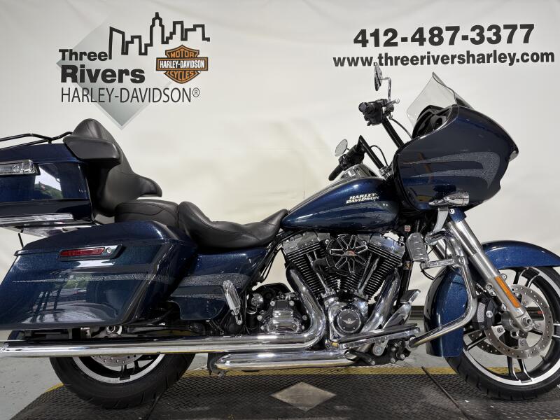 2016 Harley-Davidson® Road Glide® Special Custom Colour Cosmic Blue Pearl