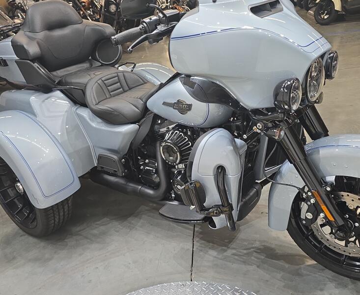 FLHTCUTG 2025 Tri Glide® Ultra