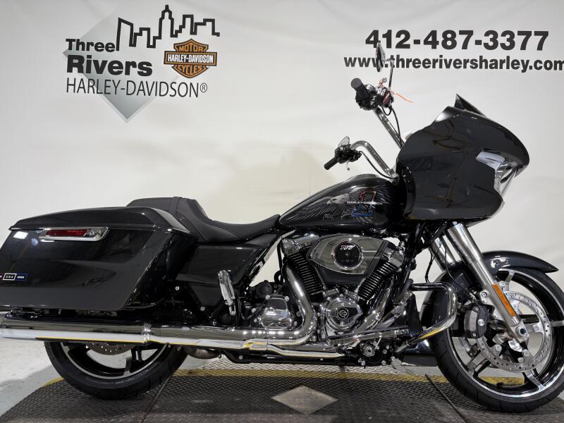 2026 Harley-Davidson® Road Glide® Midnight Ember Liberty