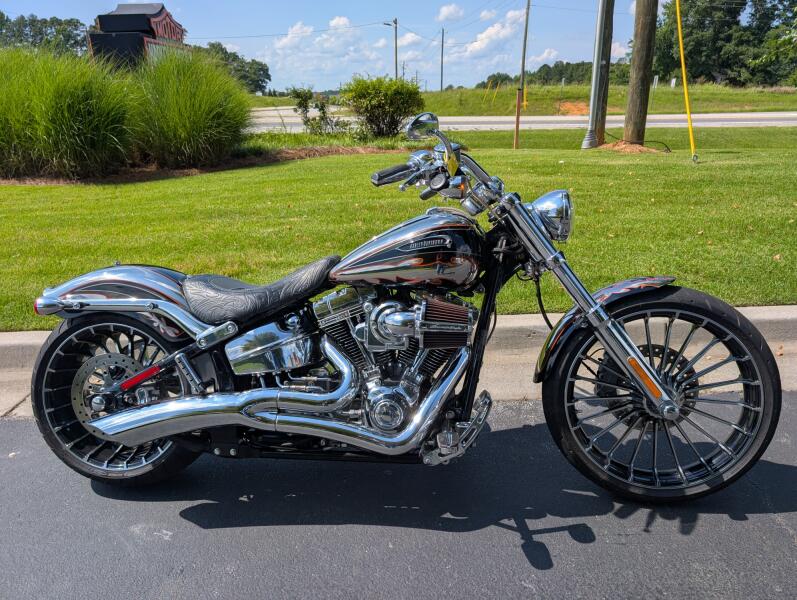 2014 Harley-Davidson® CVO™ Breakout®