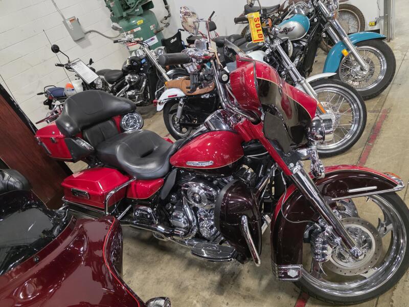 2011 Harley-Davidson® Electra Glide® Ultra Limited FLHTK 