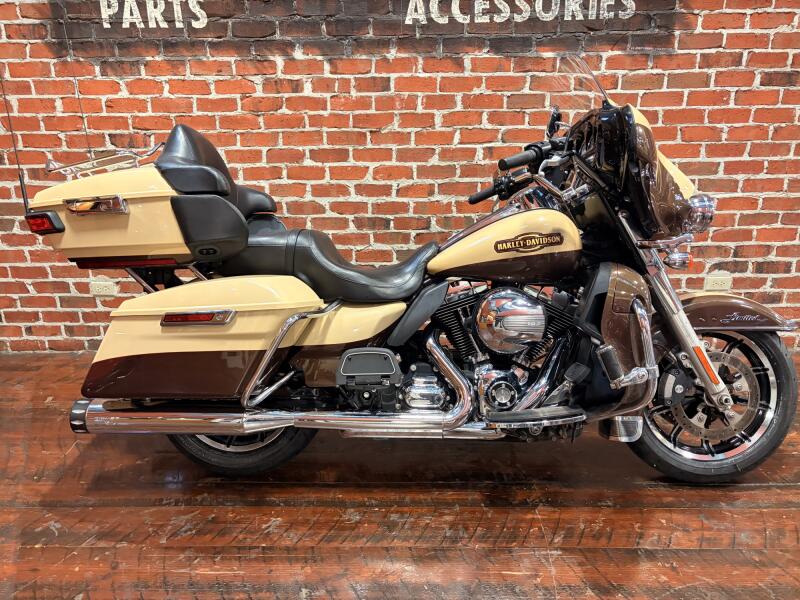2014 Harley-Davidson® Ultra Limited FLHTK