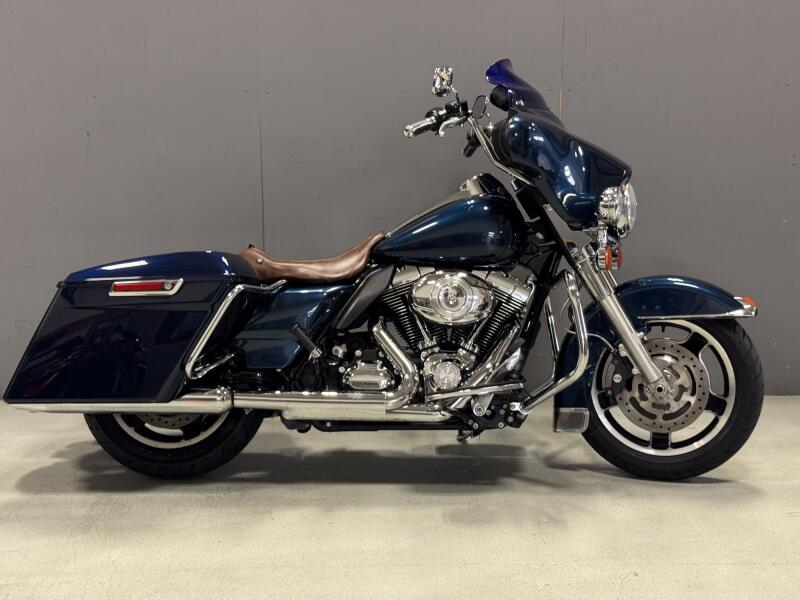 2013 FLHTP Luxury Blue Pearl