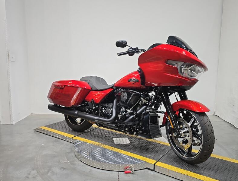FLTRX 2025 Road Glide™