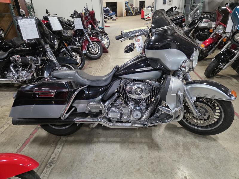 2012 Harley-Davidson® Electra Glide® Ultra Limited FLHTK 