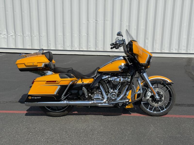 FLHXSE 2022 CVO™ Street Glide®