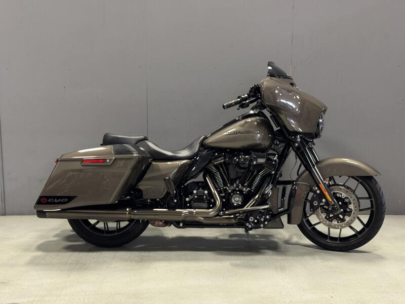FLHXSE 2021 CVO™ Street Glide®
