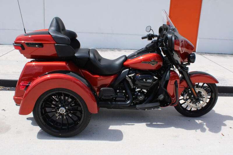 2025 Harley-Davidson Tri Glide Ultra FLHTCUTG