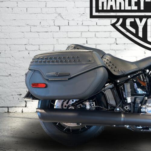 2026 Harley-Davidson® Heritage Classic Vivid Black Black Laced Wheels thumb 0