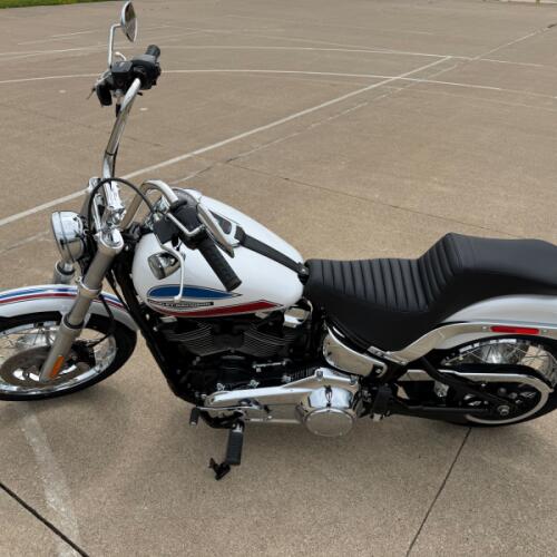 2026 Harley-Davidson® Super Glide® White Onyx Pearl thumb 0