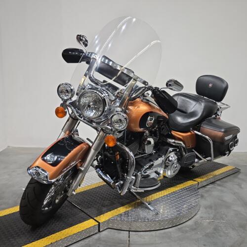 FLHRC 2008 Road King Classic thumb 2
