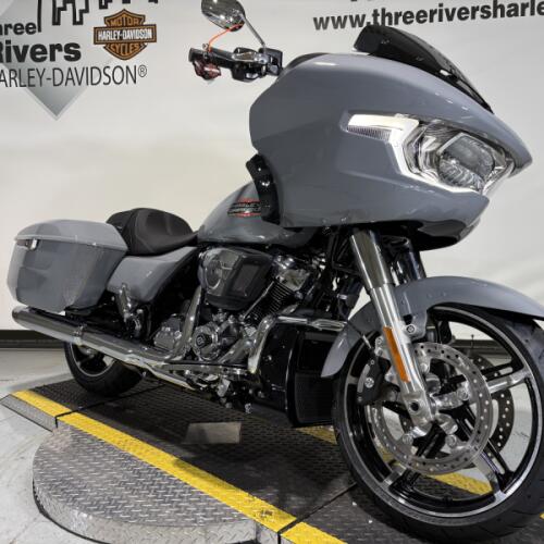 2026 Harley-Davidson® Road Glide® Dark Billiard Gray Chrome Trim thumb 2