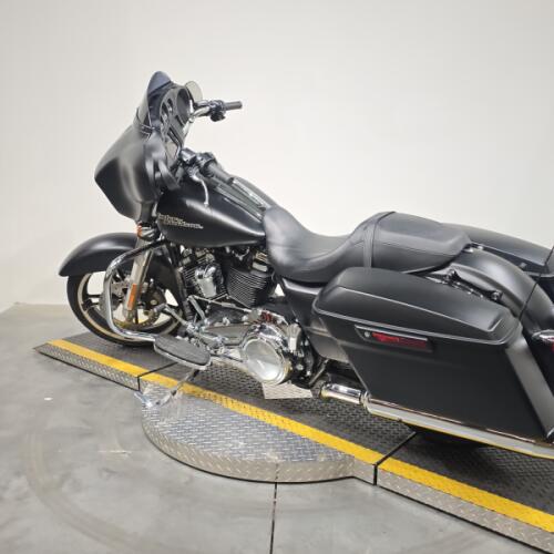 FLHXS 2017 Street Glide® Special thumb 0