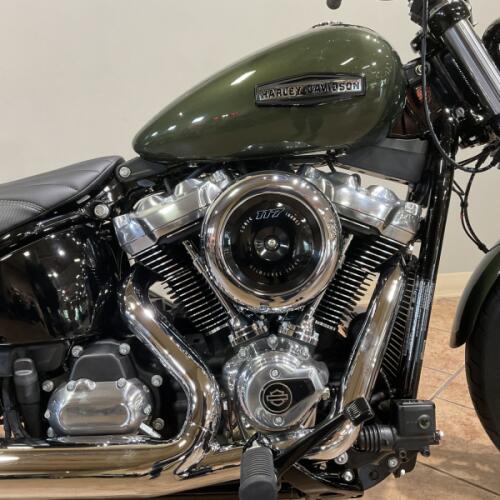 2026 Harley-Davidson® Street Bob® Olive Steel Metallic thumb 3