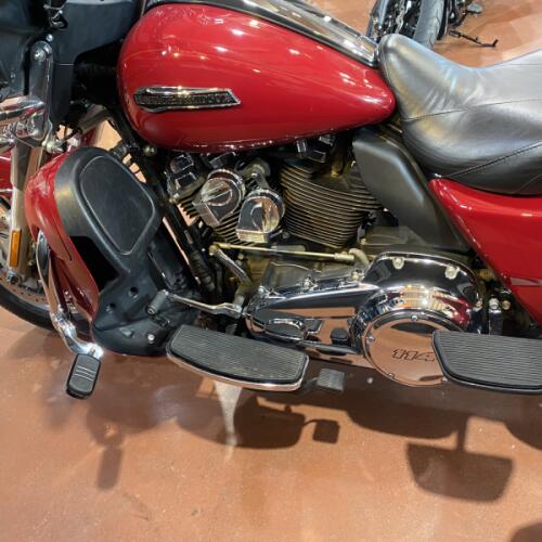 2021 Harley-Davidson® Tri Glide® Ultra FLHTCUTG thumb 0