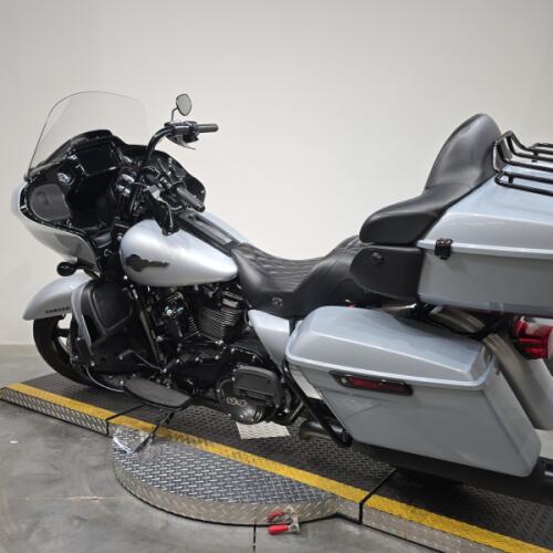 FLTRK 2023 Road Glide® Limited thumb 0