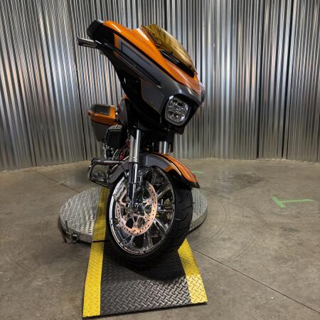 2026 Harley-Davidson® CVO Street Glide Torched Orange CVO Tri-Tone thumb 2