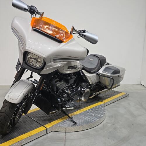 FLHXSE 2023 CVO™ Street Glide® thumb 2