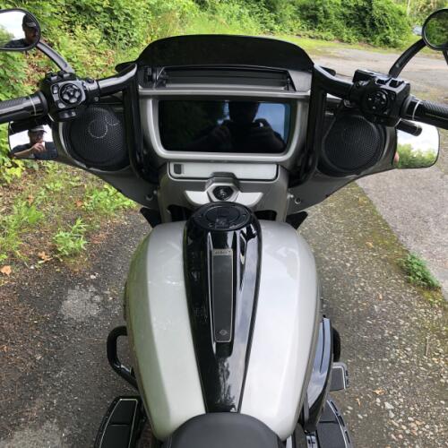 2023 Harley-Davidson® CVO™ Street Glide® Dark Platinum w/Pinstripe thumb 0