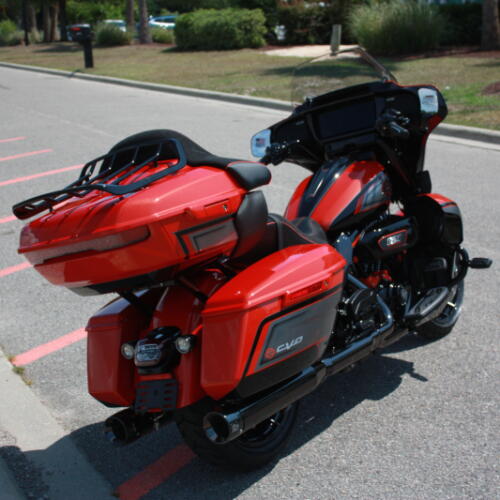 2026 Harley-Davidson® FLHXLSE CVO Street Glide Limited thumb 2