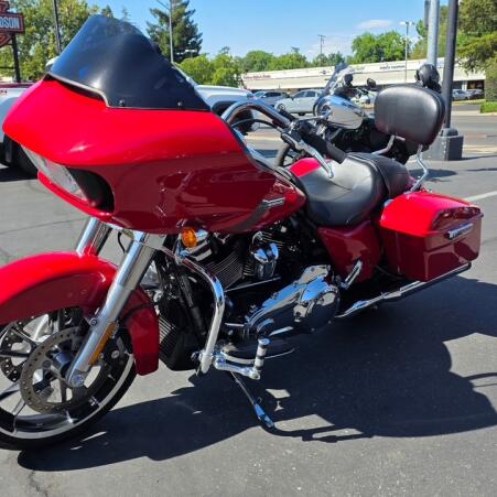 FLTRX 2023 Road Glide® thumb 2