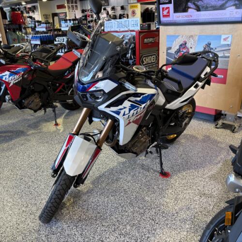 2026 Honda Africa Twin thumb 2