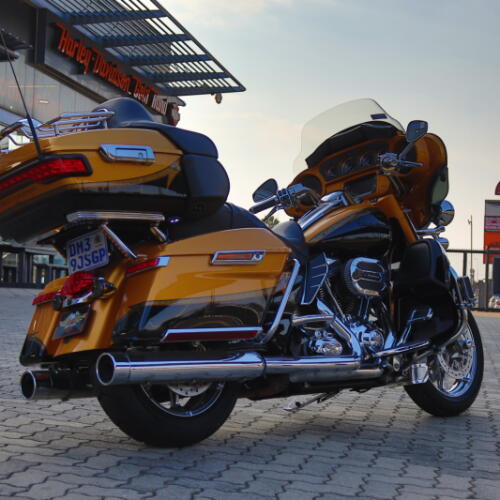 2015 Harley-Davidson<sup>®</sup> Ultra Limited Two-Tone Amber Whiskey/Vivid Black thumb 0