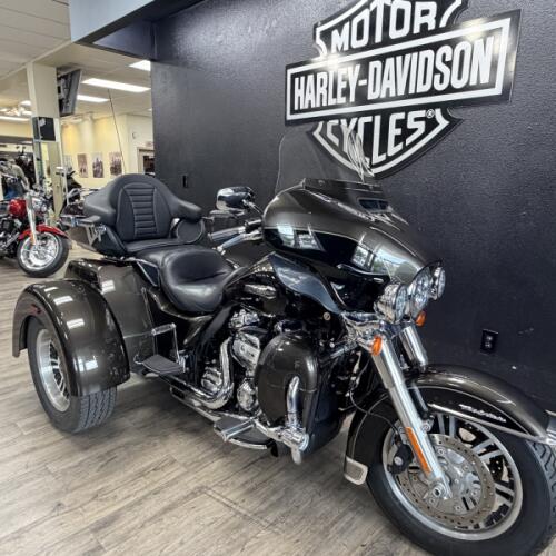 2020 Harley-Davidson® Tri Glide® Ultra  thumb 2