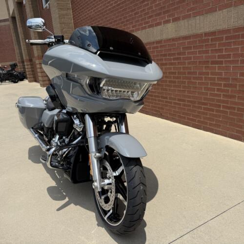 2026 Harley-Davidson® Road Glide® Dark Billiard Gray thumb 2