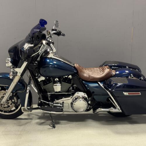 2013 FLHTP Luxury Blue Pearl thumb 0