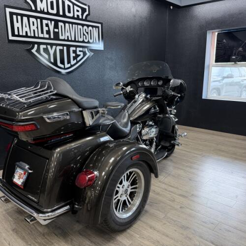 2020 Harley-Davidson® Tri Glide® Ultra  thumb 3