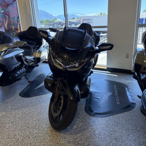 2026 Honda Gold Wing® Tour GL1800TT thumb 2